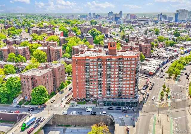 2nd image of 85-15 Main St, Jamaica, NY 11435