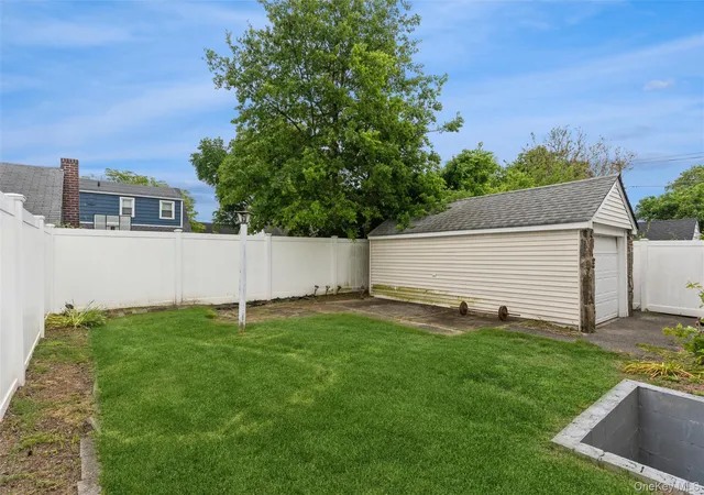 Photo 19 of Single family home for sale at 6 Jasper St, Hempstead, NY 11580 | MLS# 1000575 | Listing updated on 2026-09-29