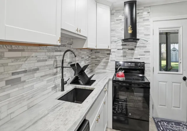 5th image of 204 Denton Pl, Hempstead, NY 11575 | MLS# 1000588