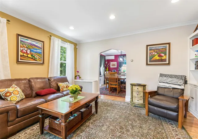 4th image of 5 Bluebell Ct, Garden City, NY 11530 | MLS# 1000597