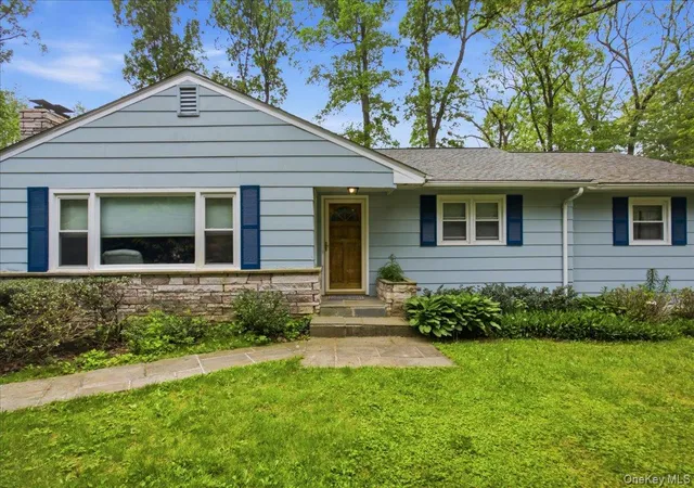 Homes for sale in Hyde Park, NY | 41 Greentree Dr S, Hyde Park, NY 12538 | MLS# 1000607