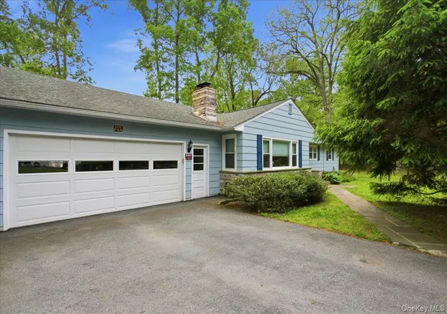 Homes for sale in Hyde Park, NY | 41 Greentree Dr S, Hyde Park, NY 12538 | MLS# 1000607