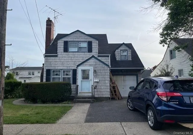 Photo 1 of Sale Pending at 17 Pierce St, Hicksville, NY 11801 | MLS# 1000627 | Listing updated on 2026-06-13
