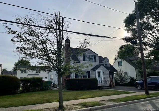 Photo 2 of Sale Pending at 17 Pierce St, Hicksville, NY 11801 | MLS# 1000627 | Listing updated on 2026-06-13