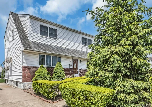 2nd image of 22 Beach Ave, Copiague, NY 11726 | MLS# 1000648