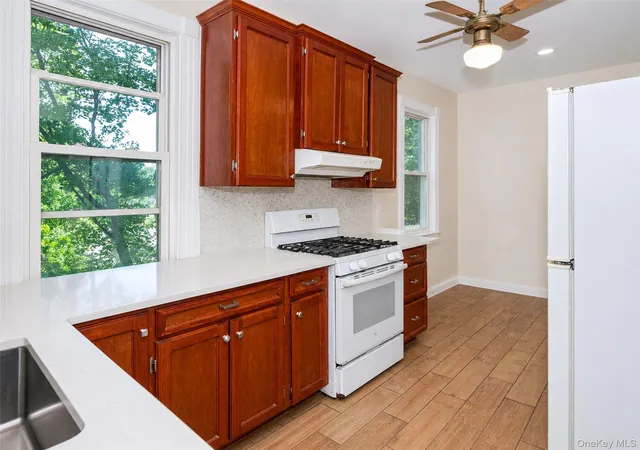 Listing Photo 5 - Condo for sale in building located at 32nd Ter Pl, Eastchester, NY 10707
