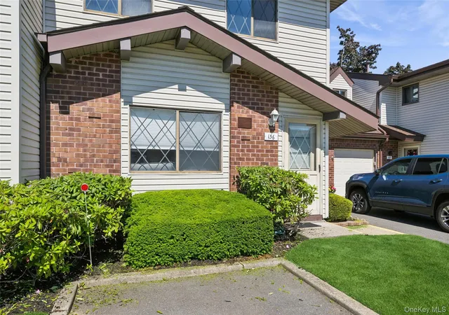 2nd image of 156 W Cambridge Dr E #156, Babylon, NY 11726 | MLS# 1000679