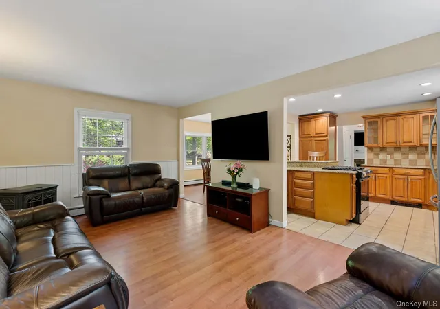 4th image of 95 Pine Hill Rd, Woodbury, NY 10930 | MLS# 1000710