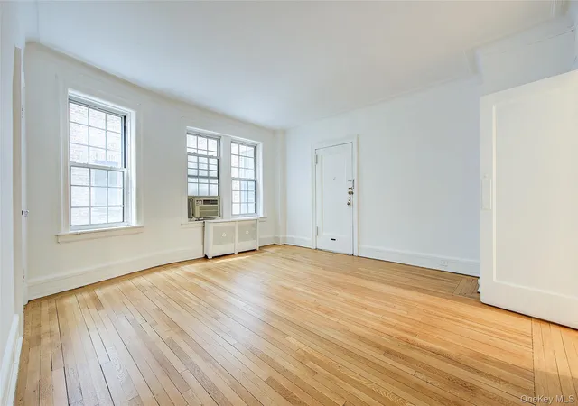 2nd image of 6 Burns St #211, Forest Hills, NY 11375 | MLS# 1000726