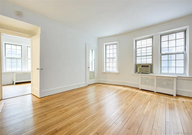 5th image of 6 Burns St, New York, NY 11375