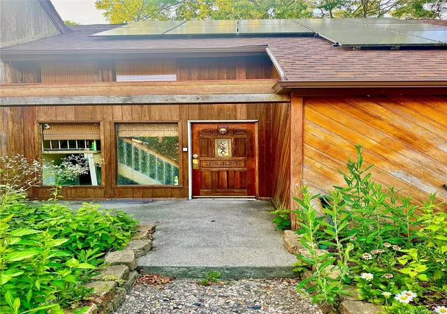 Photo 3 of Sale Pending at 59 Prince St, Brookhaven, NY 11772 | MLS# 1000778 | Listing updated on 2026-09-12