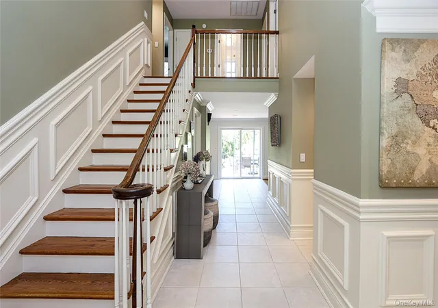 3rd image of 21 Hildreth Ave, Huntington, NY 11743 | MLS# 1000794