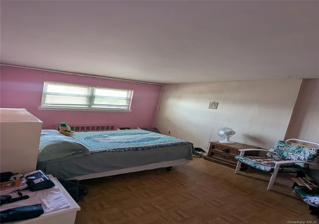 Photo 4 of Sale Pending at 3016 Lawton Ave, New York, NY 10465 | MLS# 1000802 | Listing updated on 2026-09-30