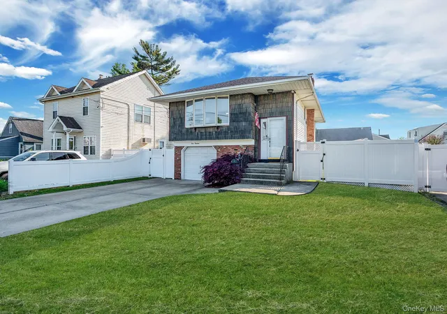 3rd image of 413 N Broadway, Lindenhurst, NY 11757 | MLS# 1000808