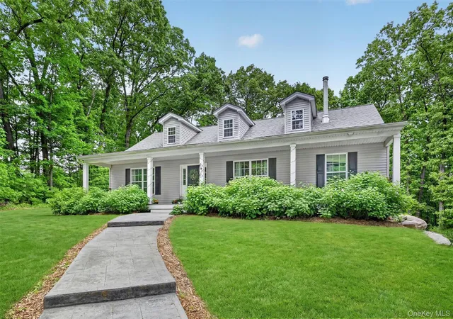 4th image of 636 Gardnertown Rd, Newburgh (), NY 12550 | MLS# 1000813