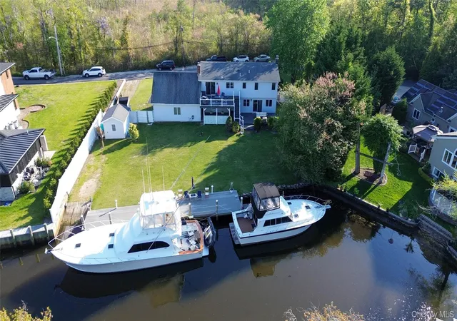 3rd image of 24 Biltmore Avenueext Ave, Oakdale, NY 11769 | MLS# 1000816