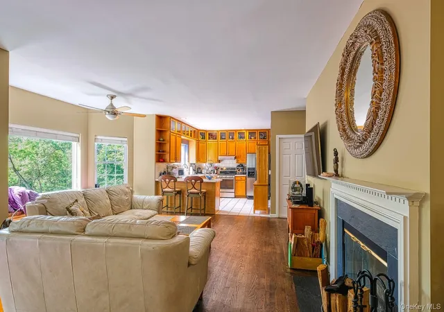 Photo 3 of Single family home for sale at 107 Scenic Dr W, Croton On Hudson, NY 10520 | MLS# 1000841 | Listing updated on 2026-09-25