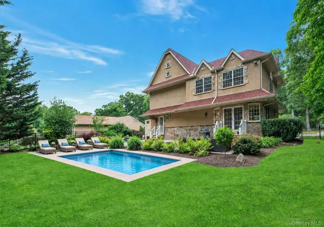 Photo 3 of Single family home for sale at 2015 Kenneys Rd, Southold, NY 11971 | MLS# 1000846 | Listing updated on 2026-10-08