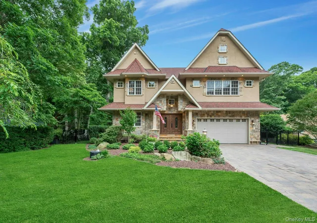 Photo 3 of Single family home for sale at 2015 Kenneys Rd, Southold, NY 11971 | MLS# 1000846 | Listing updated on 2026-09-16