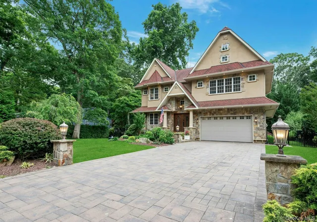 Photo 3 of Single family home for sale at 2015 Kenneys Rd, Southold, NY 11971 | MLS# 1000846 | Listing updated on 2026-09-16