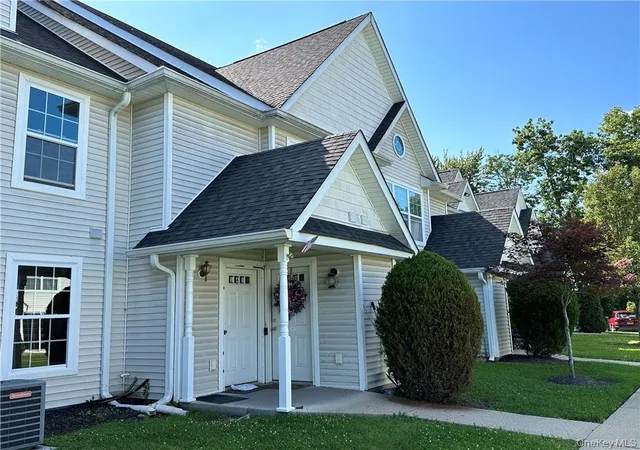 Photo 3 of Condo for sale at 141 Ruth Ct, Middletown, NY 10940 | MLS# 1000877 | Listing updated on 2026-08-29