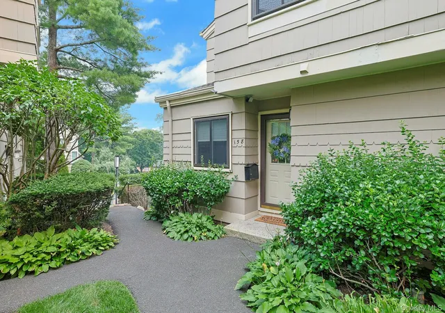 1st image of 158 Branchwood Ln, Clarkstown, NY 10954 | MLS# 1000888