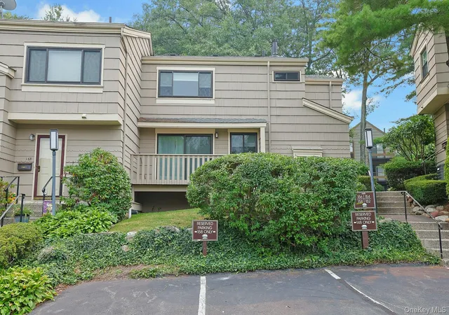 2nd image of 158 Branchwood Ln, Clarkstown, NY 10954 | MLS# 1000888