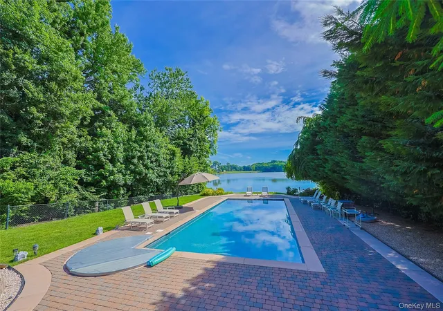 Photo 1 of Mansion for sale at 21 Lake Rd, North Hempstead, NY 11020 | MLS# 1000890 | Listing updated on 2026-09-24