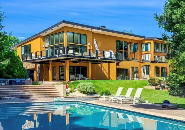 Photo 2 of Mansion for sale at 21 Lake Rd, North Hempstead, NY 11020 | MLS# 1000890 | Listing updated on 2026-09-24