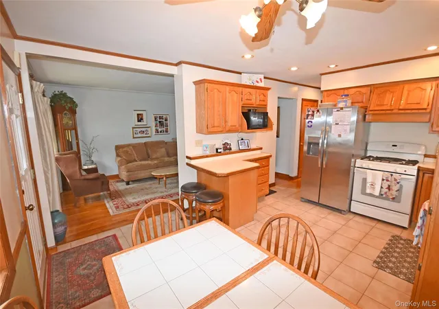 5th image of 361 Travis Ave, Hempstead, NY 11003 | MLS# 1000902