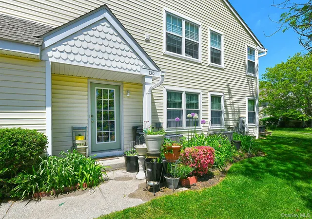 3rd image of 130 Commodore Cir, Port Jefferson Station, NY 11776 | MLS# 1000908