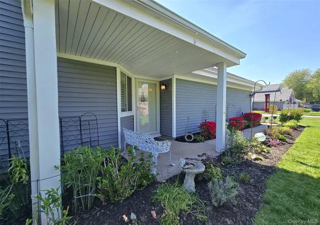 3rd image of 377 Quarry Pond Ct, Brookhaven, NY 11955 | MLS# 1000909