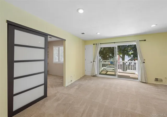 4th image of 86 W Cambridge Dr W #86, Copiague, NY 11726 | MLS# 1000936