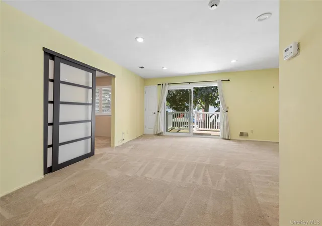5th image of 86 W Cambridge Dr W #86, Copiague, NY 11726 | MLS# 1000936