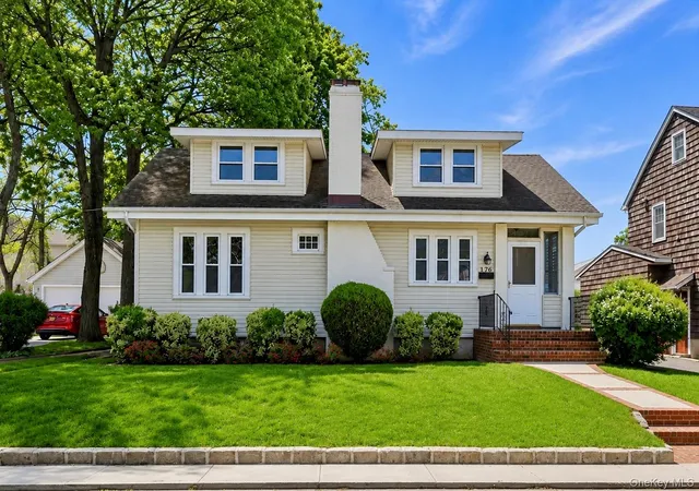 1st image of 176 Wright Ave, Hempstead, NY 11565 | MLS# 1000937