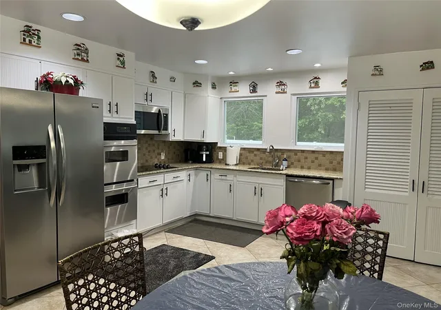 Photo 4 of Sale Pending at 10 Bonaire Dr, Dix Hills, NY 11746 | MLS# 1000956 | Listing updated on 2026-06-18