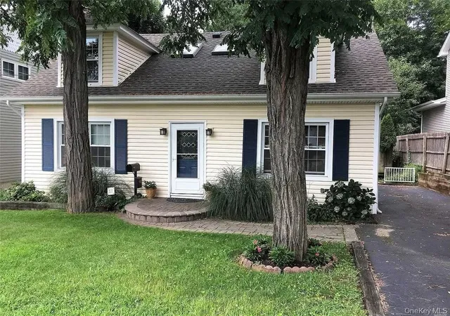 1st image of 11 Bay St, Bayville, NY 11709 | MLS# 1000961
