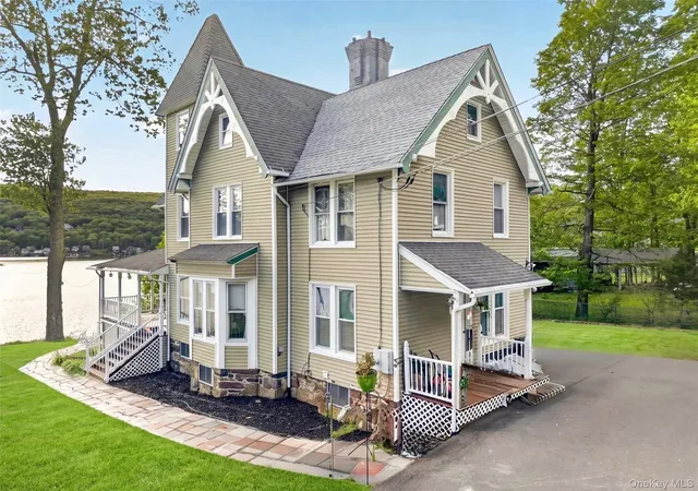 Homes for sale in Warwick (town), NY | 83 Edgemere Ave, Warwick (town), NY 10925 | MLS# 1000998