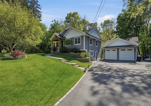 2nd image of 5 Canary Ct, Huntington, NY 11743 | MLS# 1001030