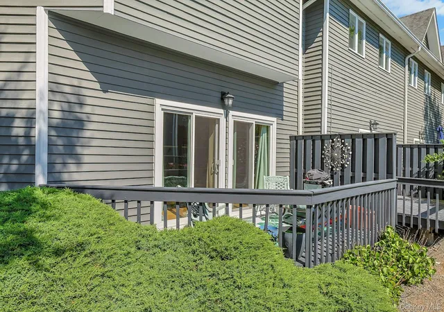 Homes for sale in Clarkstown, NY | 34 Village Grn, Clarkstown, NY 10954 | MLS# 1001032