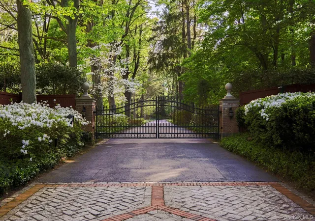 47th image of 1 Applewood Estate, Oyster Bay, NY 11545 | MLS# 1001064