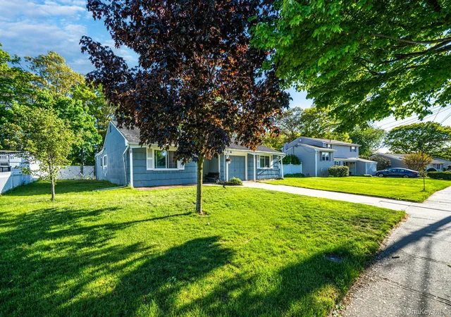 2nd image of 22 Anne Dr, Selden, NY 11784 | MLS# 1001086