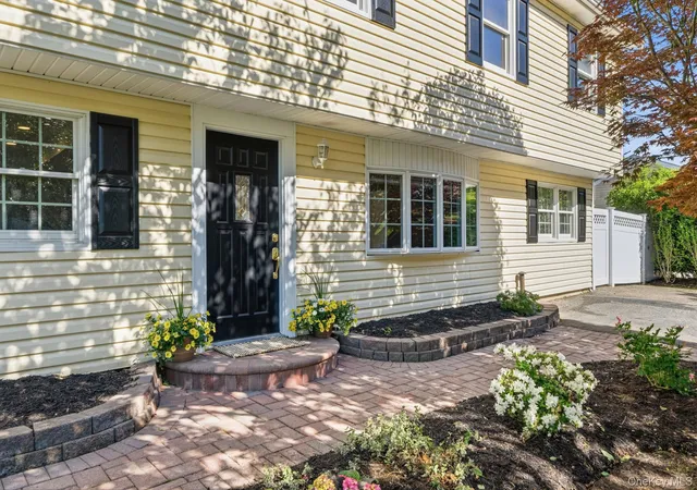 3rd image of 327 Broadway, Port Jefferson Station, NY 11776 | MLS# 1001088