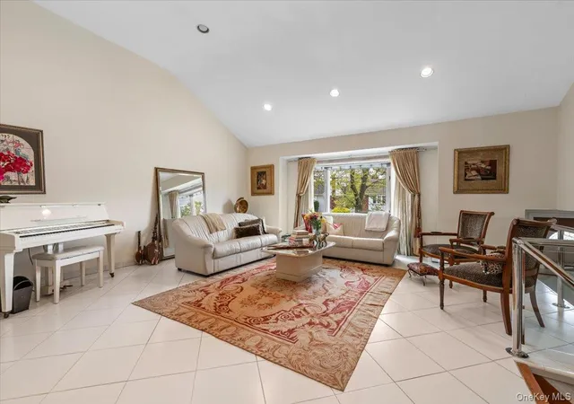 3rd image of 960 Cliffside Ave, Hempstead, NY 11581 | MLS# 1001104