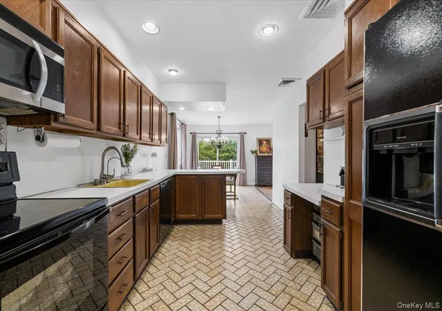 5th image of 960 Cliffside Ave, Hempstead, NY 11581 | MLS# 1001104