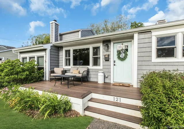 3rd image of 121 Lowell Rd, Islip, NY 11782 | MLS# 1001107