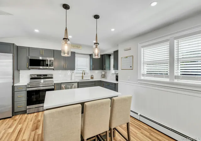 5th image of 121 Lowell Rd, Islip, NY 11782 | MLS# 1001107