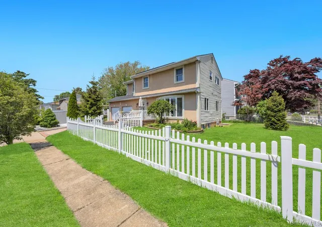4th image of 48 E Grove St, Oyster Bay, NY 11758 | MLS# 1001111