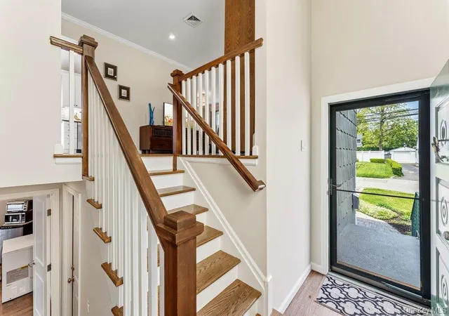 Photo 3 of Single family home for sale at 28 Satinwood Rd, Bayville, NY 11709 | MLS# 1001116 | Listing updated on 2026-09-19