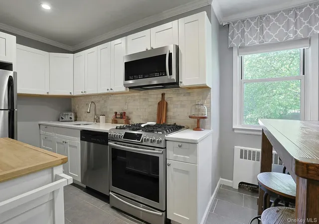 Homes for sale in White Plains, NY | 15 Bryant Crescent #2G, White Plains, NY 10605 | MLS# 1001124